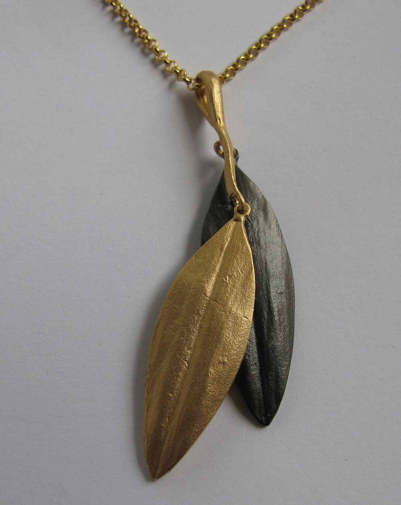 Cordyline Leaves Necklace 